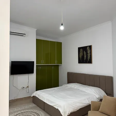 Machiavelli Lura 1 * Durrës