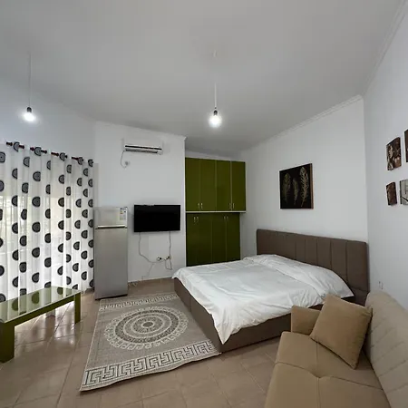 Machiavelli Lura 1 Resort *